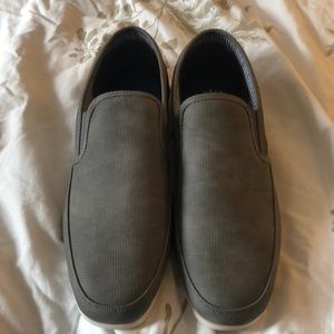Globalwin Men’s size 10 slip ons